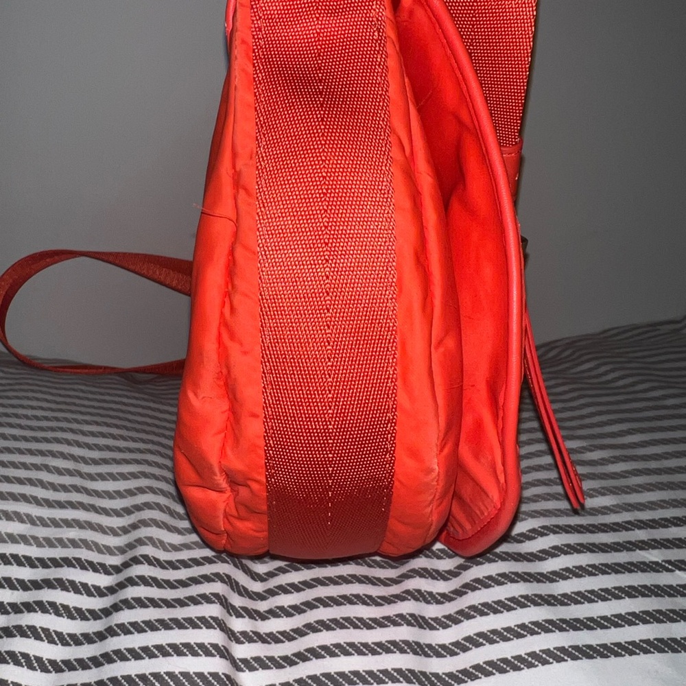 Tory Burch Red Crossbody Bag with Flap Design and Matching Strap - Picture 12 of 16